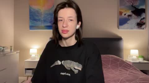 Snapshot of fairy_bloomix chatting on 10/08/25, 05:49 Bloom  online show from 10/08/25, 05:49