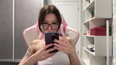 Bloom  online show from 12/18/25, 03:07