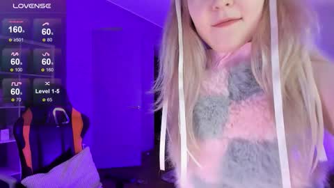 fairy_casey online show from 11/25/25, 07:14