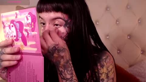 Snapshot of fairyflexxx chatting on 12/11/24, 01:06 Fairy online show from 12/11/24, 01:06