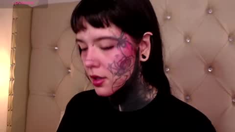 Snapshot of fairyflexxx chatting on 12/15/24, 08:52 Fairy online show from 12/15/24, 08:52