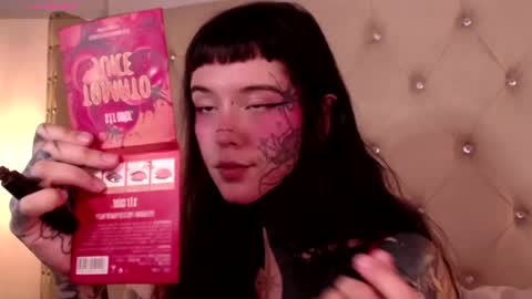 Snapshot of fairyflexxx chatting on 12/24/24, 01:17 Fairy online show from 12/24/24, 01:17