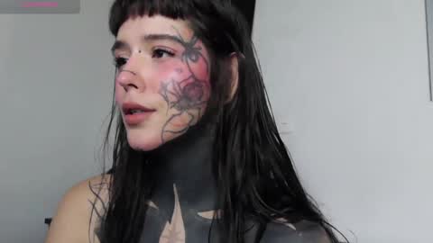 Snapshot of fairyflexxx chatting on 01/03/25, 10:19 Fairy online show from 01/03/25, 10:19