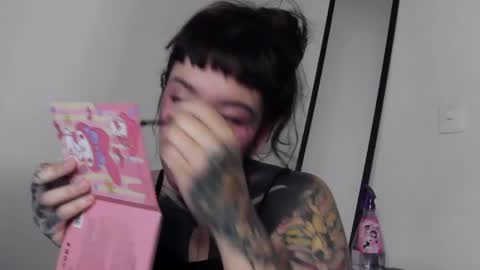 Snapshot of fairyflexxx chatting on 01/04/25, 10:49 Fairy online show from 01/04/25, 10:49