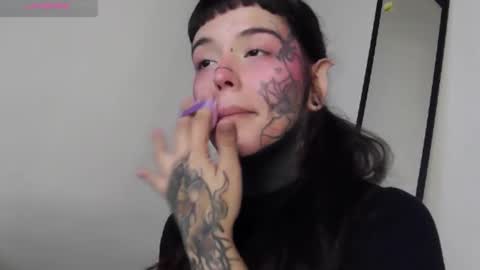 Snapshot of fairyflexxx chatting on 01/08/25, 11:43 Fairy online show from 01/08/25, 11:43