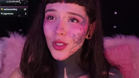 Snapshot of fairyflexxx chatting on 02/05/25, 09:29 Fairy online show from 02/05/25, 09:29