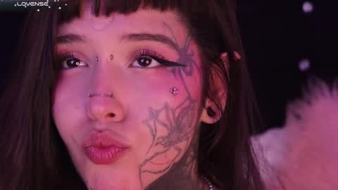 Snapshot of fairyflexxx chatting on 02/21/25, 06:04 Fairy online show from 02/21/25, 06:04