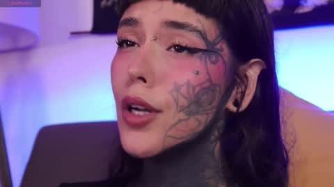 Snapshot of fairyflexxx chatting on 10/10/25, 01:26 Fairy online show from 10/10/25, 01:26