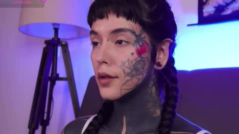 Snapshot of fairyflexxx chatting on 10/12/25, 01:37 Fairy online show from 10/12/25, 01:37