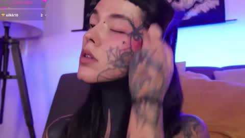 Snapshot of fairyflexxx chatting on 10/24/25, 01:35 Fairy online show from 10/24/25, 01:35