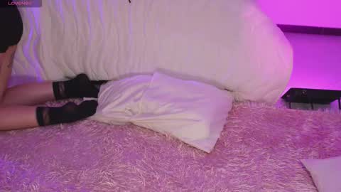 Sara  REMEMBER TO LEAVE A THUMB UP online show from 02/06/26, 03:55