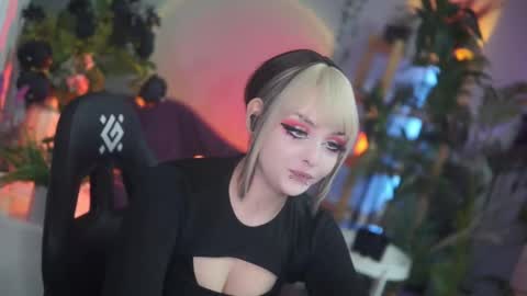 faith_chan online show from 10/19/25, 02:12