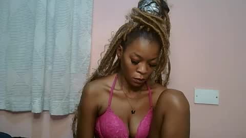 faizah_ online show from 05/16/26, 01:13