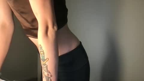 Snapshot of fakenshitsis chatting on 10/25/25, 12:40 Haydee online show from 10/25/25, 12:40