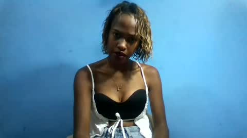 Snapshot of fallinah01 chatting on 06/14/26, 09:11 fallinah01 online show from 06/14/26, 09:11