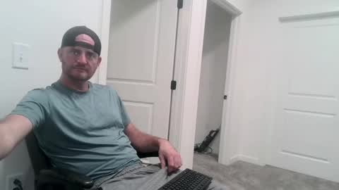 Snapshot of fallout7657 chatting on 10/03/25, 02:30 Daddy online show from 10/03/25, 02:30