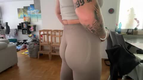 familycouple74 online show from 04/21/26, 09:15