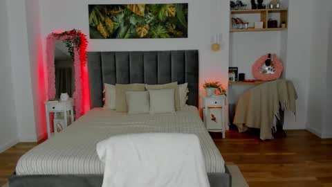 Jennifer online show from 09/15/25, 01:27