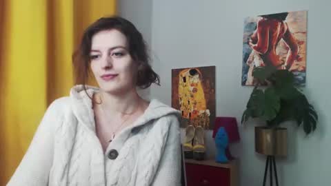 Snapshot of fancynadine chatting on 01/08/25, 06:20 Nadine online show from 01/08/25, 06:20