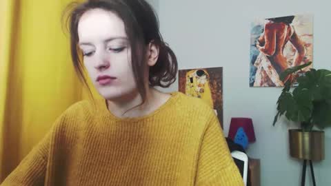 Snapshot of fancynadine chatting on 01/21/25, 06:22 Nadine online show from 01/21/25, 06:22