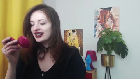 Snapshot of fancynadine chatting on 01/29/25, 06:22 Nadine online show from 01/29/25, 06:22