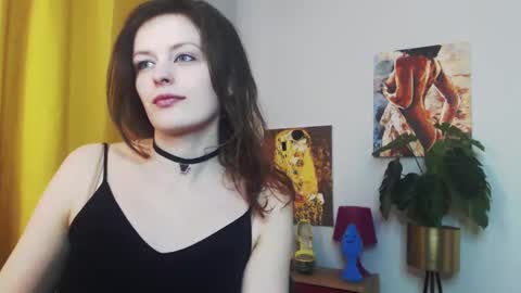 Snapshot of fancynadine chatting on 02/05/25, 09:25 Nadine online show from 02/05/25, 09:25