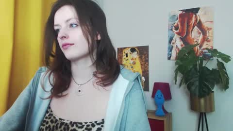 Snapshot of fancynadine chatting on 02/19/25, 06:22 Nadine online show from 02/19/25, 06:22