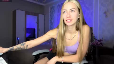 Snapshot of fannydanbury chatting on 01/12/26, 02:00 Sandra online show from 01/12/26, 02:00