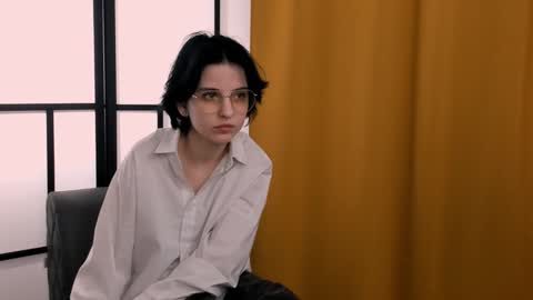 Mia online show from 12/01/24, 04:29