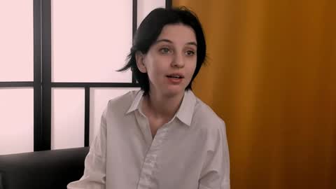 Mia online show from 12/02/24, 07:25