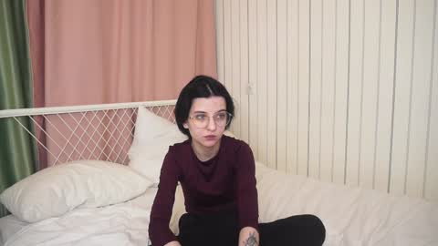 Mia online show from 12/09/24, 07:50