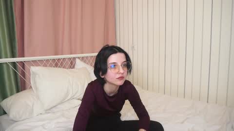 Mia online show from 12/09/24, 10:54