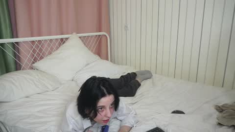 Mia online show from 12/11/24, 03:26