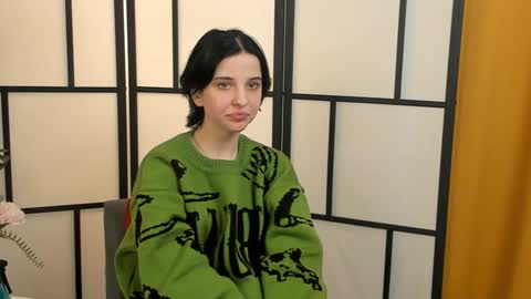 Mia online show from 12/23/24, 12:19