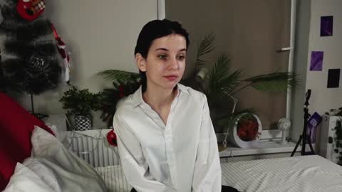 Mia online show from 12/27/24, 07:08