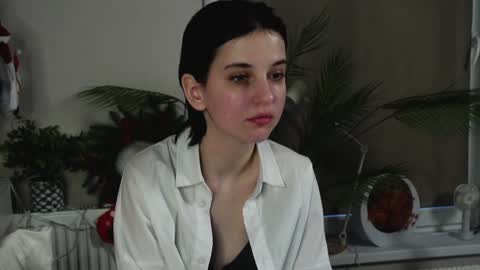 Mia online show from 12/27/24, 11:17