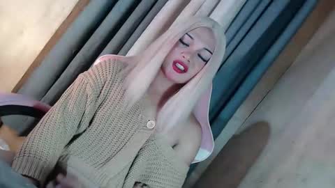 Snapshot of fantasticcock69_daniella chatting on 02/05/26, 12:04 DANIELLA - DONT FORGET TO GIVE ME A THUMBSU UP online show from 02/05/26, 12:04