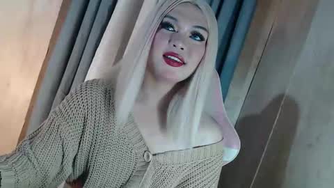 Snapshot of fantasticcock69_daniella chatting on 05/14/26, 10:44 DANIELLA - DONT FORGET TO GIVE ME A THUMBSU UP online show from 05/14/26, 10:44