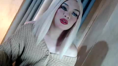 Snapshot of fantasticcock69_daniella chatting on 05/21/26, 09:55 DANIELLA - DONT FORGET TO GIVE ME A THUMBSU UP online show from 05/21/26, 09:55