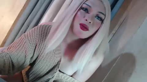 Snapshot of fantasticcock69_daniella chatting on 05/25/26, 11:55 DANIELLA - DONT FORGET TO GIVE ME A THUMBSU UP online show from 05/25/26, 11:55