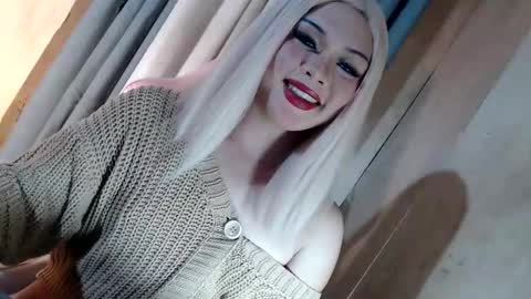 Snapshot of fantasticcock69_daniella chatting on 06/10/26, 04:50 DANIELLA - DONT FORGET TO GIVE ME A THUMBSU UP online show from 06/10/26, 04:50