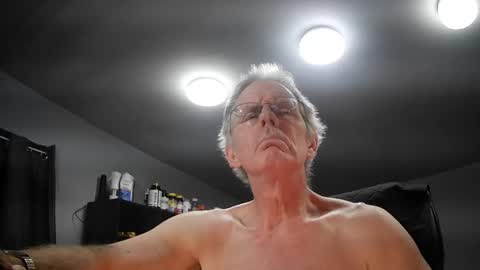 Snapshot of fantasyresort chatting on 01/03/25, 04:11 fantasyresort online show from 01/03/25, 04:11