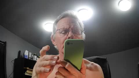 Snapshot of fantasyresort chatting on 01/04/25, 04:33 fantasyresort online show from 01/04/25, 04:33