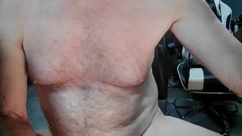 Snapshot of fantasyresort chatting on 01/09/25, 04:30 fantasyresort online show from 01/09/25, 04:30