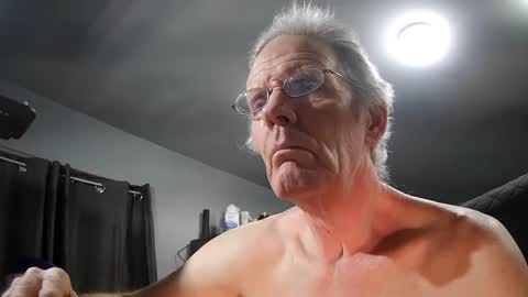 Snapshot of fantasyresort chatting on 01/18/25, 04:15 fantasyresort online show from 01/18/25, 04:15