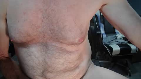 Snapshot of fantasyresort chatting on 02/18/25, 04:26 fantasyresort online show from 02/18/25, 04:26