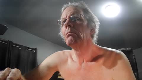 Snapshot of fantasyresort chatting on 02/23/25, 04:28 fantasyresort online show from 02/23/25, 04:28