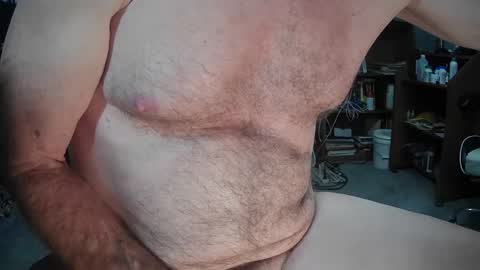 Snapshot of fantasyresort chatting on 03/01/25, 04:47 fantasyresort online show from 03/01/25, 04:47