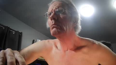 Snapshot of fantasyresort chatting on 03/12/25, 03:13 fantasyresort online show from 03/12/25, 03:13