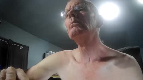 Snapshot of fantasyresort chatting on 10/12/25, 03:16 fantasyresort online show from 10/12/25, 03:16